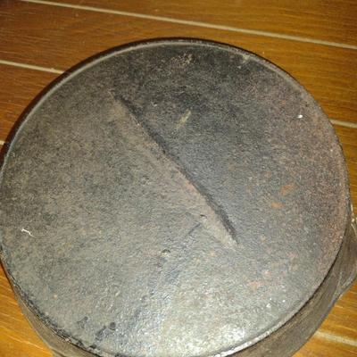 Cast Iron Humidifier Pot and Skillet