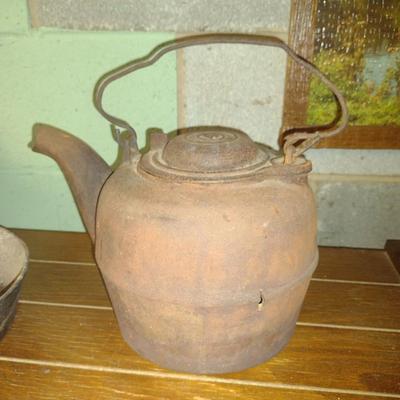 Cast Iron Humidifier Pot and Skillet