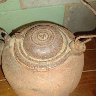 Cast Iron Humidifier Pot and Skillet