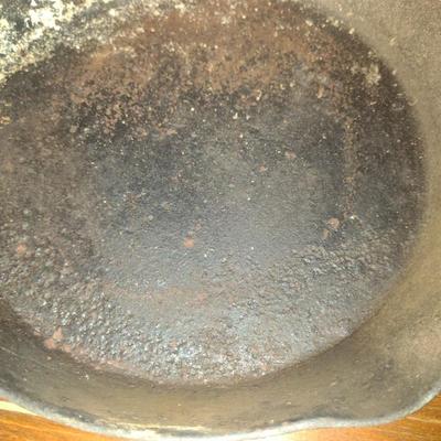 Cast Iron Humidifier Pot and Skillet