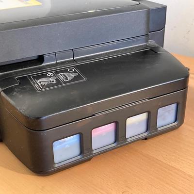 LOT 55: HP 2301 Monitor Model #3CM243038B, Epson Color Printer ET-2550 Model #C462R and Microsoft Mouse