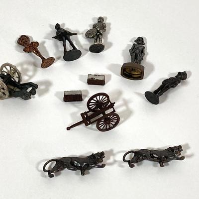 LOT 69: Collection of Miniature Metal / Plastic Toy Figurines and More