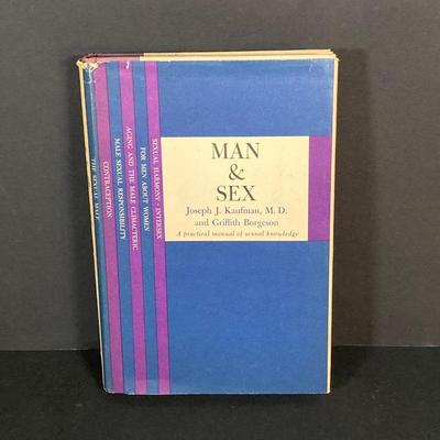 LOT 70: Collection of Adult Books / Illustrations - The Pin-Up, Sexy Ladies, Selected Drawings and More