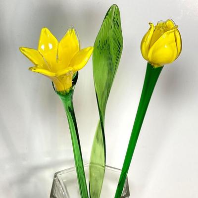 LOT 71: Stunning Hand Crafted Art Glass Flowers and Hoosier Vase