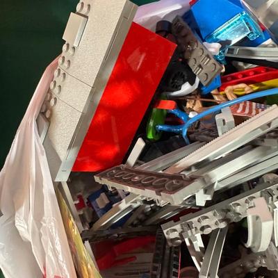 LOT 111: Construx by Fisher Price & Lego Collection