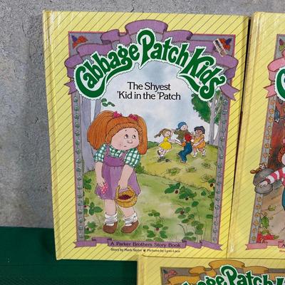 LOT 112: Cabbage Patch Kids Collection!