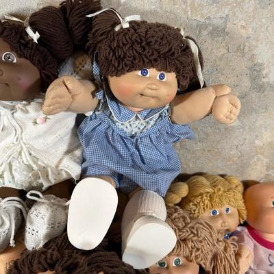 LOT 112: Cabbage Patch Kids Collection!