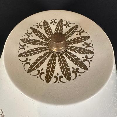 LOT 113: Vintage Toleware Table Lamp