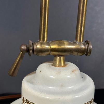 LOT 113: Vintage Toleware Table Lamp