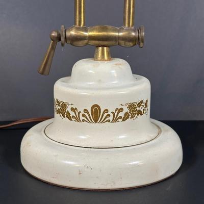 LOT 113: Vintage Toleware Table Lamp