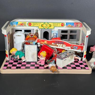 LOT 117: Dixie’s Diner by Tyco w/ Box