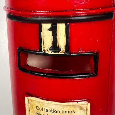 LOT 119: Vintage Piggy Banks