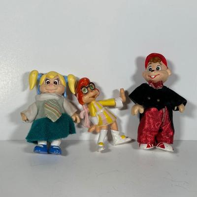 LOT 120: Vintage My Little Pony Pretty Parlor & More Vintage Toys