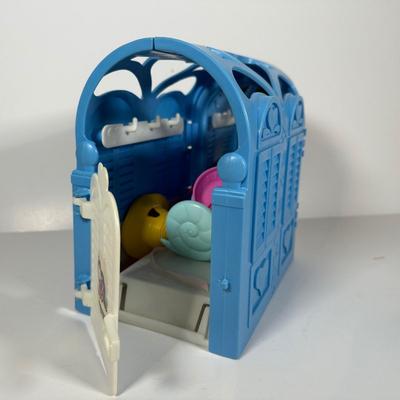 LOT 120: Vintage My Little Pony Pretty Parlor & More Vintage Toys