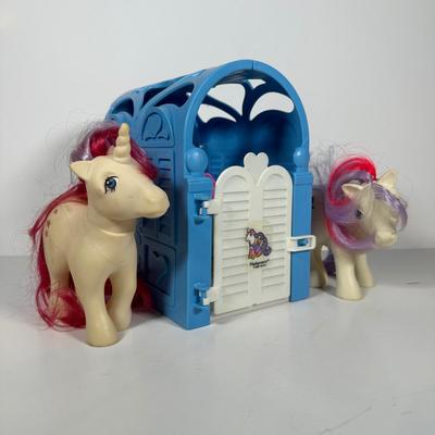 LOT 120: Vintage My Little Pony Pretty Parlor & More Vintage Toys