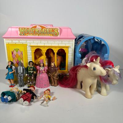LOT 120: Vintage My Little Pony Pretty Parlor & More Vintage Toys