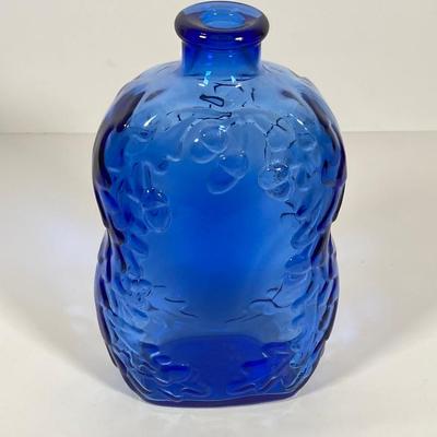 LOT 122: Beautiful Stained Glass Table Lamp & More