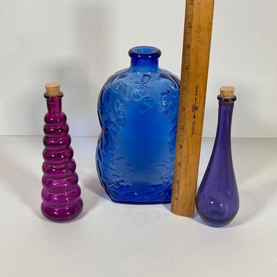 LOT 122: Beautiful Stained Glass Table Lamp & More