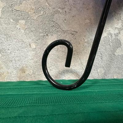 LOT 124: Glazing Ball w/ Heart Stand