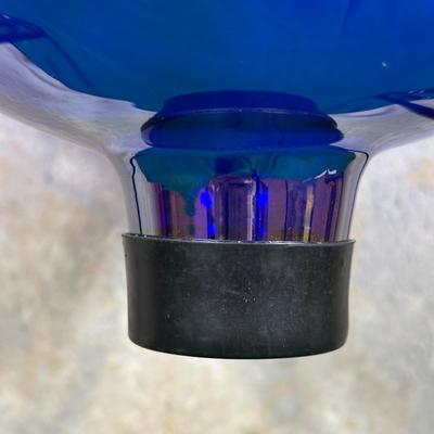 LOT 124: Glazing Ball w/ Heart Stand