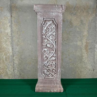 LOT 125: 28” Pedestal