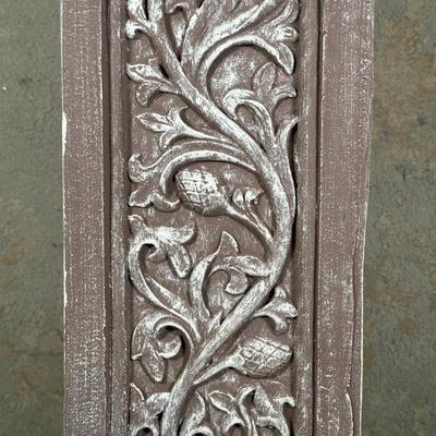 LOT 125: 28” Pedestal