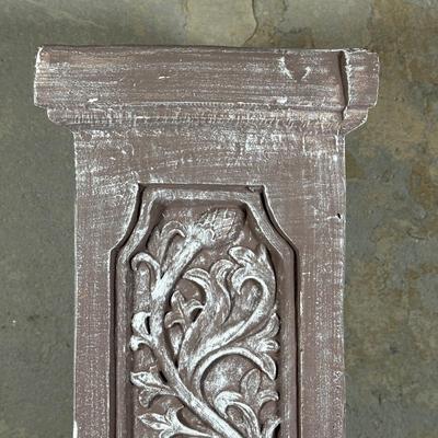 LOT 125: 28” Pedestal