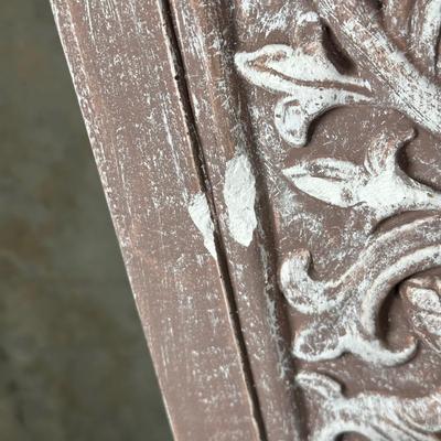 LOT 125: 28” Pedestal