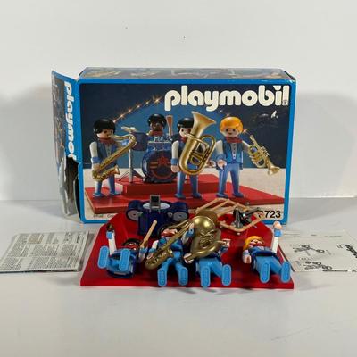 LOT 131: Playmobil Circus Band, Pogz/Slammers, Dick Tracy Dolls & More