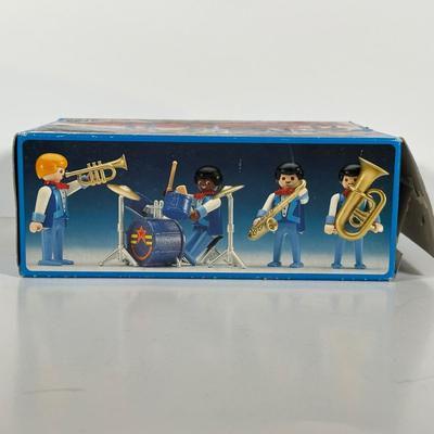 LOT 131: Playmobil Circus Band, Pogz/Slammers, Dick Tracy Dolls & More