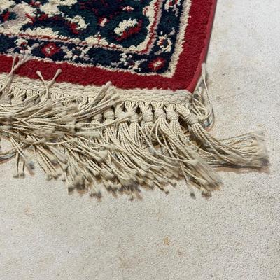 LOT 136: Beaulieu Cameo Collection Fringe Rug