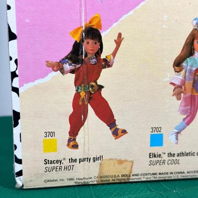 LOT 139: Vintage Mattel Hot Looks Dolls in Box w/ Accessories - Elkie & Mimi