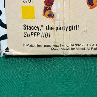 LOT 140: Vintage Mattel Hot Looks Dolls - Chelsea & Zizi w/ Box