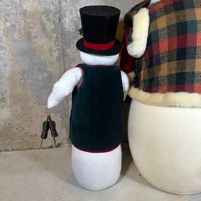 LOT 142: Think Snow!! Home Decor Snowmen