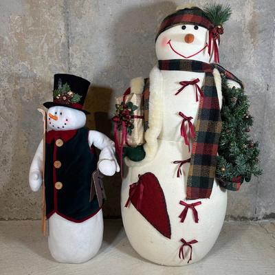 LOT 142: Think Snow!! Home Decor Snowmen
