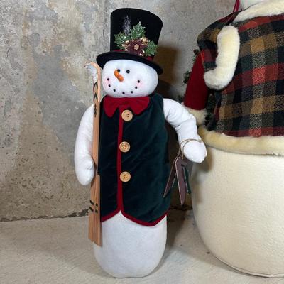 LOT 142: Think Snow!! Home Decor Snowmen