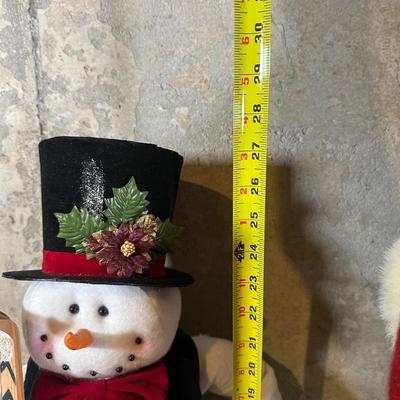 LOT 142: Think Snow!! Home Decor Snowmen