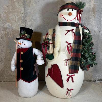 LOT 142: Think Snow!! Home Decor Snowmen