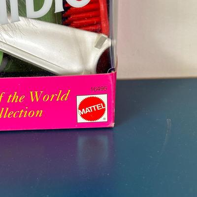 LOT Vintage Barbie Collection - Chile, Icelandic, Hula Hair, Arctic Barbie & More