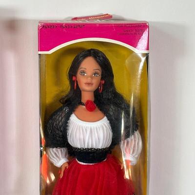 LOT Vintage Barbie Collection - Chile, Icelandic, Hula Hair, Arctic Barbie & More