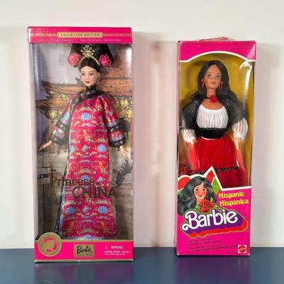 LOT Vintage Barbie Collection - Chile, Icelandic, Hula Hair, Arctic Barbie & More