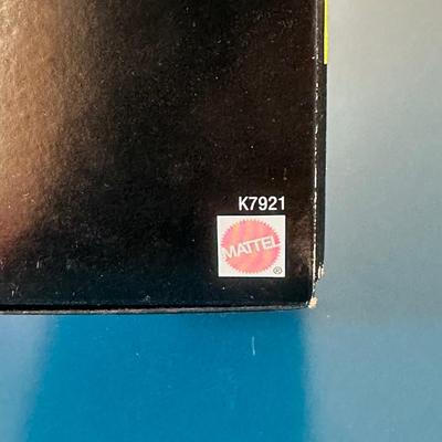 LOT Vintage Barbie Collection - Chile, Icelandic, Hula Hair, Arctic Barbie & More