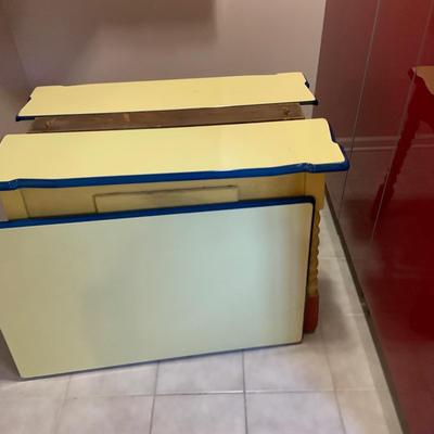 LOT:163: Vintage Wood Kitchen Table with Enamel Top - Expandable