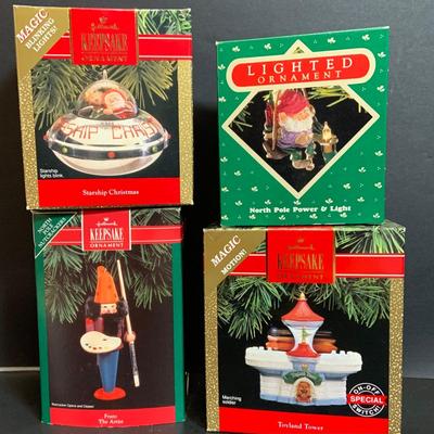 LOT:169: Collection of Hallmark Christmas Ornaments Including a Selection of Lighted Ornaments