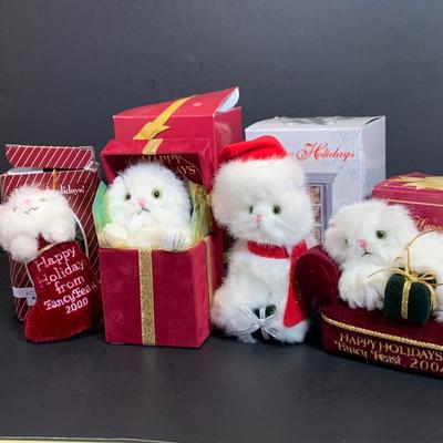 LOT:171: Collection of Fancy Feast Annual Christmas Ornaments and a Gordon Fraiser Cat Ornament