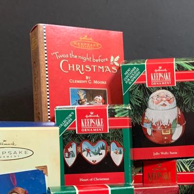 LOT:172: Assortment of Hallmark Holiday Ornaments