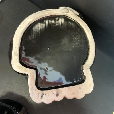 LOT:174: Cats in the Kitchen a Fun Collection of Cat Themed Cookie Jar, Glasses, Mugs, Salt and Pepper Shakers, Creamer and More