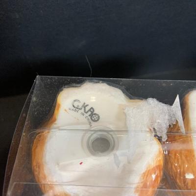 LOT:174: Cats in the Kitchen a Fun Collection of Cat Themed Cookie Jar, Glasses, Mugs, Salt and Pepper Shakers, Creamer and More