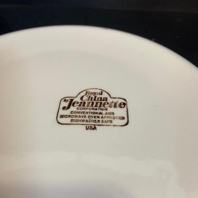 LOT:175: The Mid-century Kitchen Must Haves, Including Tupperware Lidded Mugs and Salt and Pepper Shakers a Microwave Steamer, Fire King...