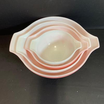 LOT:178: Set of 4 Pyrex Pink and White Gooseberry Cinderella Mixing/Nesting Bowls